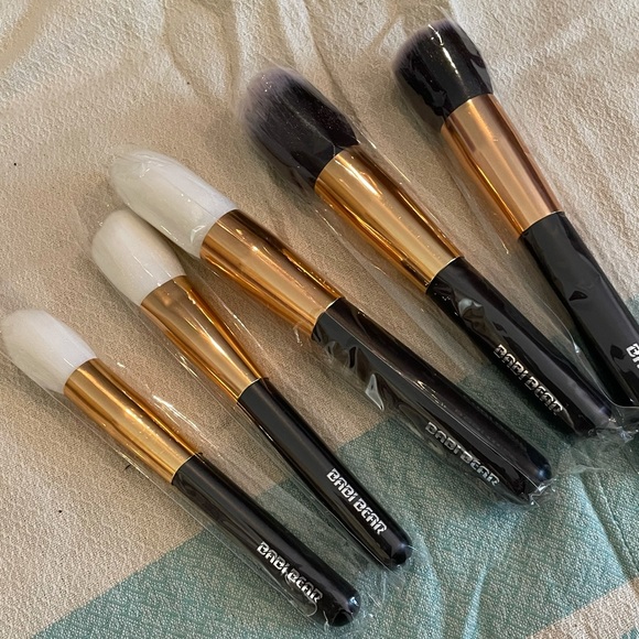 🥳2/$15 — Set of 5 Large Make Up Brushes BRAND NEW NWT - Picture 3 of 10